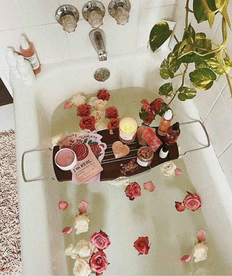 How to celebrate Valentine's Day without breaking the bank 1